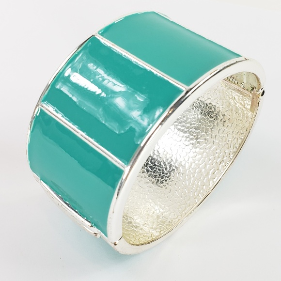 Banana Republic Jewelry - Banana Republic Bangle Bracelet